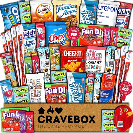 Подарочный набор Snack Pack для подруг из 45 предметов