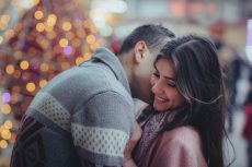 Finding True Christmas Love – Best Apps and 11 Date Ideas